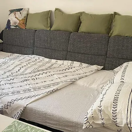 Vera Cozy In The Center
